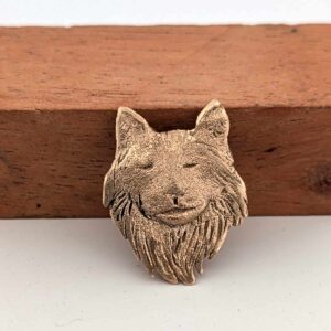 Pendentif chat artisanal en bronze – Bijou félin fait main