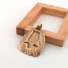 Pendentif médaillon hibou magique en bronze doré – Bijou mystique fait main face